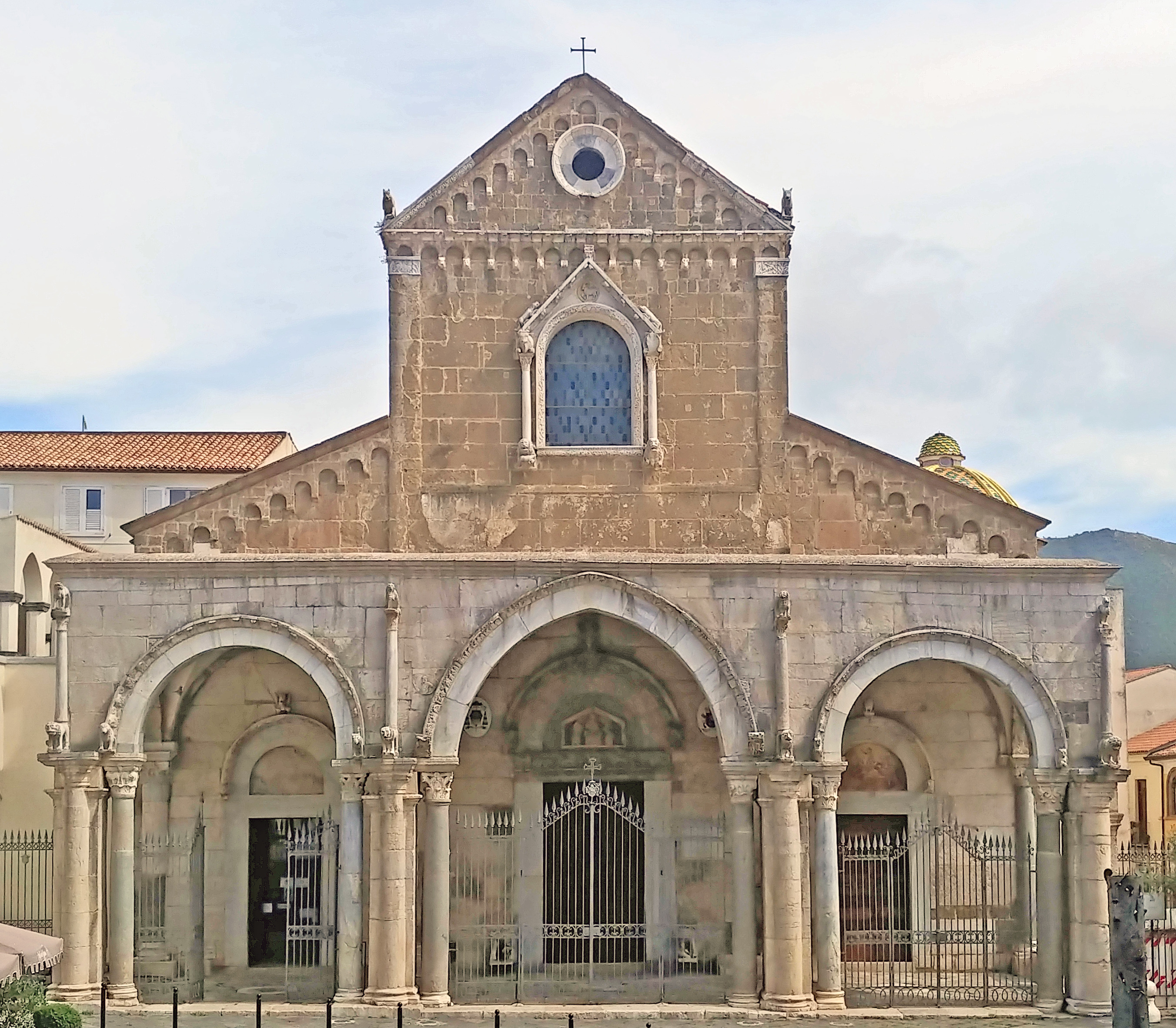 Sessa Aurunca, cattedrale dei Santi Pietro e Paolo